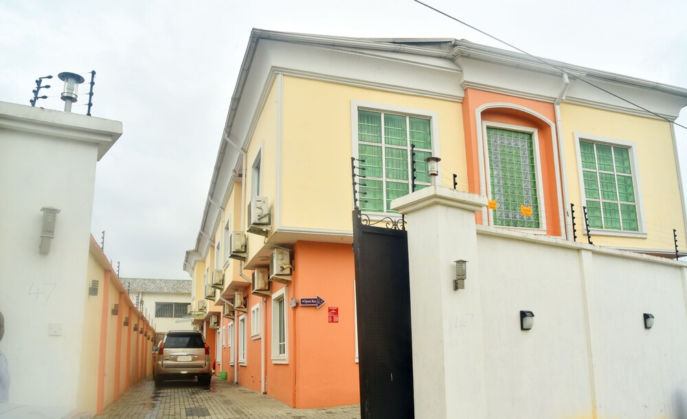 

Milano - Lagos - Somerset Suites
