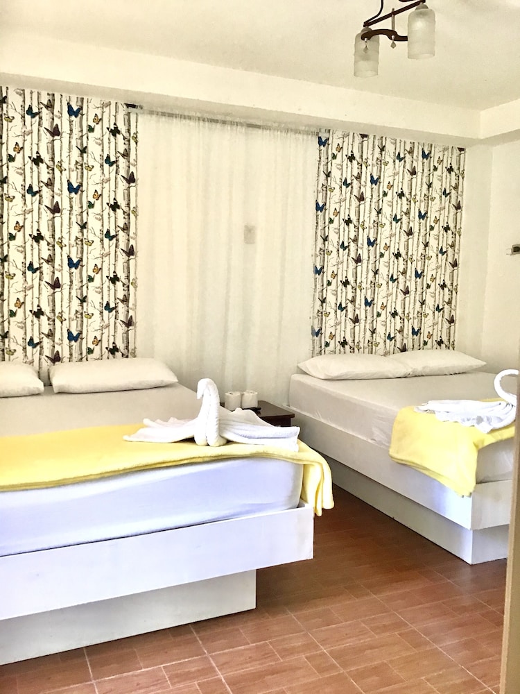 

Roma - Boracay - Rob and Fred's Resort