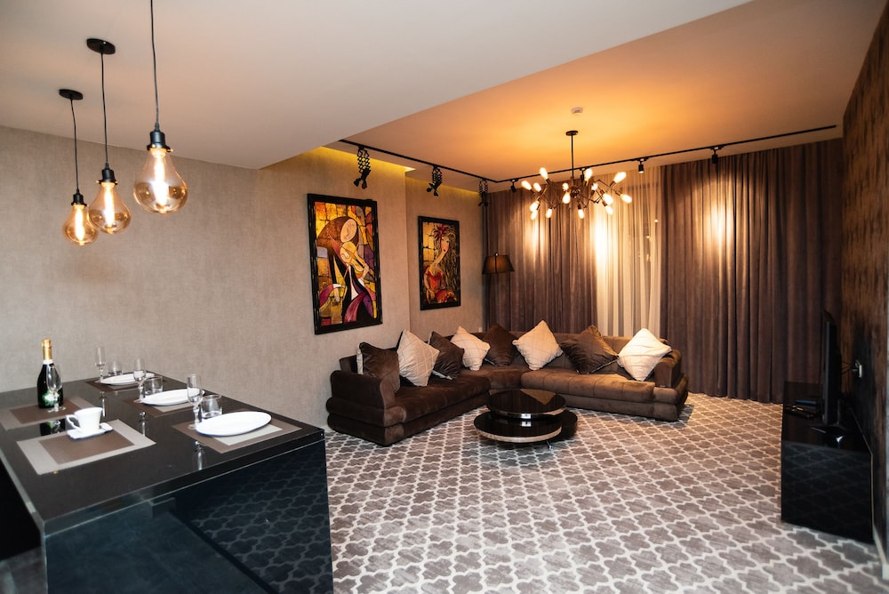 

Milano - Tbilisi - Gallery Art Hotel