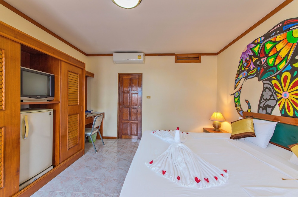 

Cagliari - Patong Beach - Panda Hotel（Patong Beach）