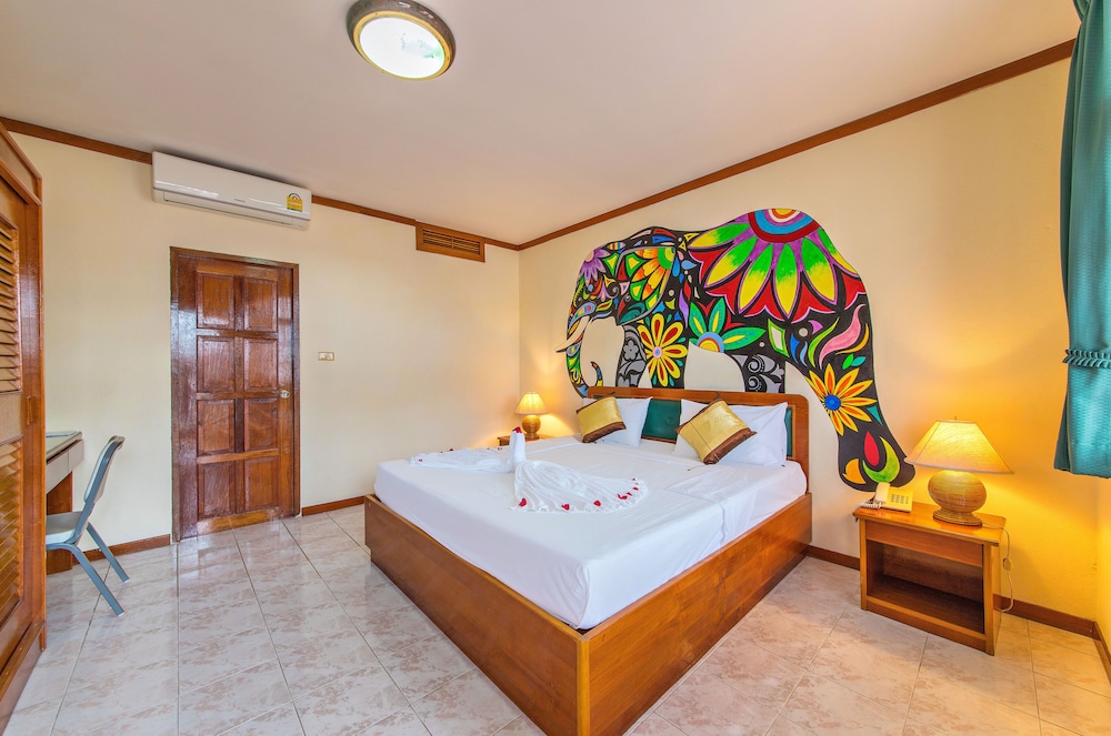 

Bari - Chalong - Panda Hotel（Patong Beach）
