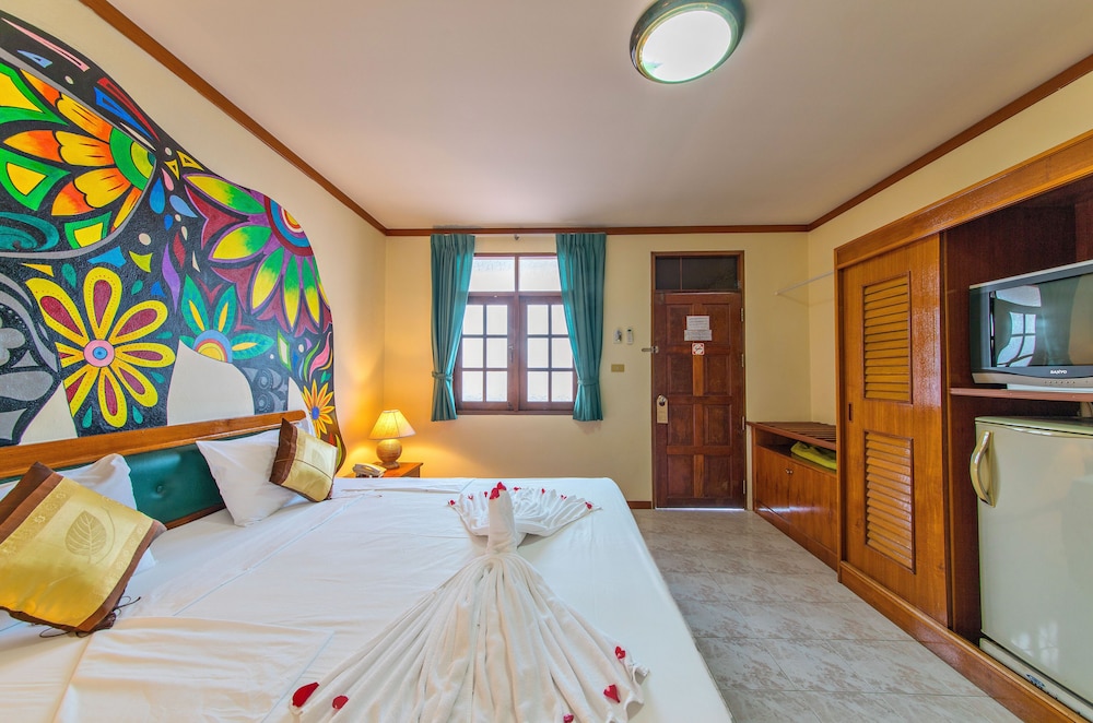 

Bologna - Chalong - Panda Hotel（Patong Beach）