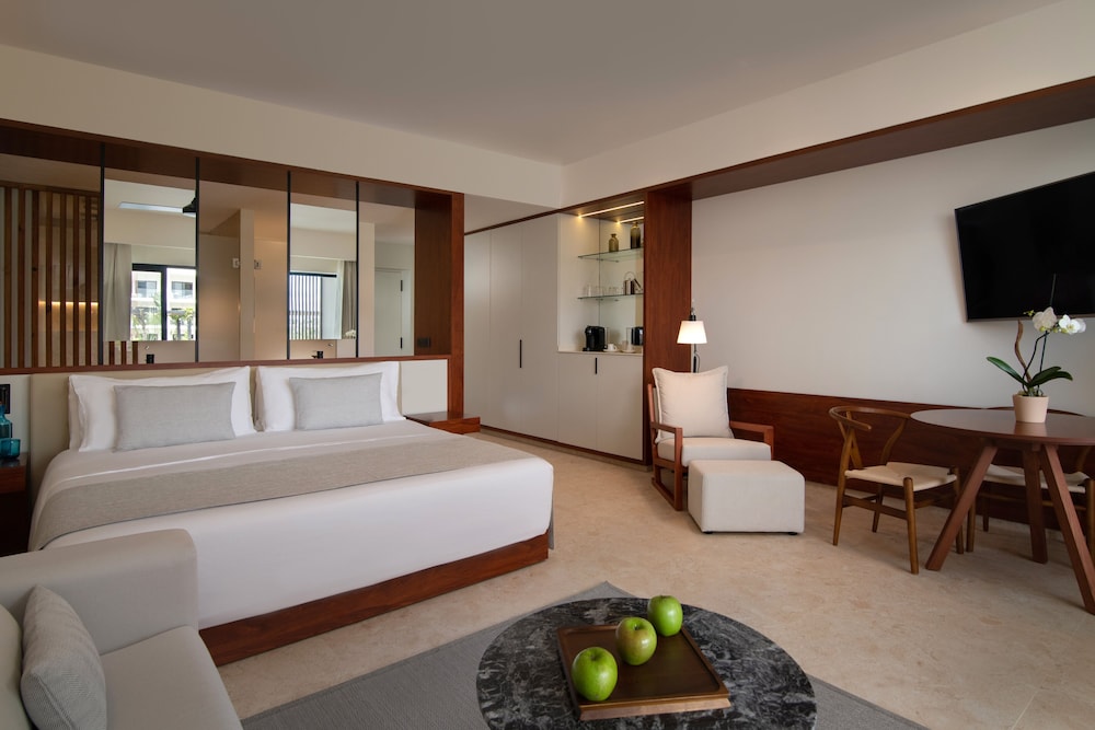 

Bologna - Uvero Alto - Live Aqua Punta Cana - All Inclusive - Adults Only