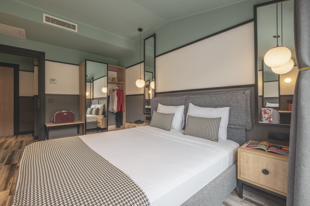 

Milano - Fethiye - City Life Demir Hotel