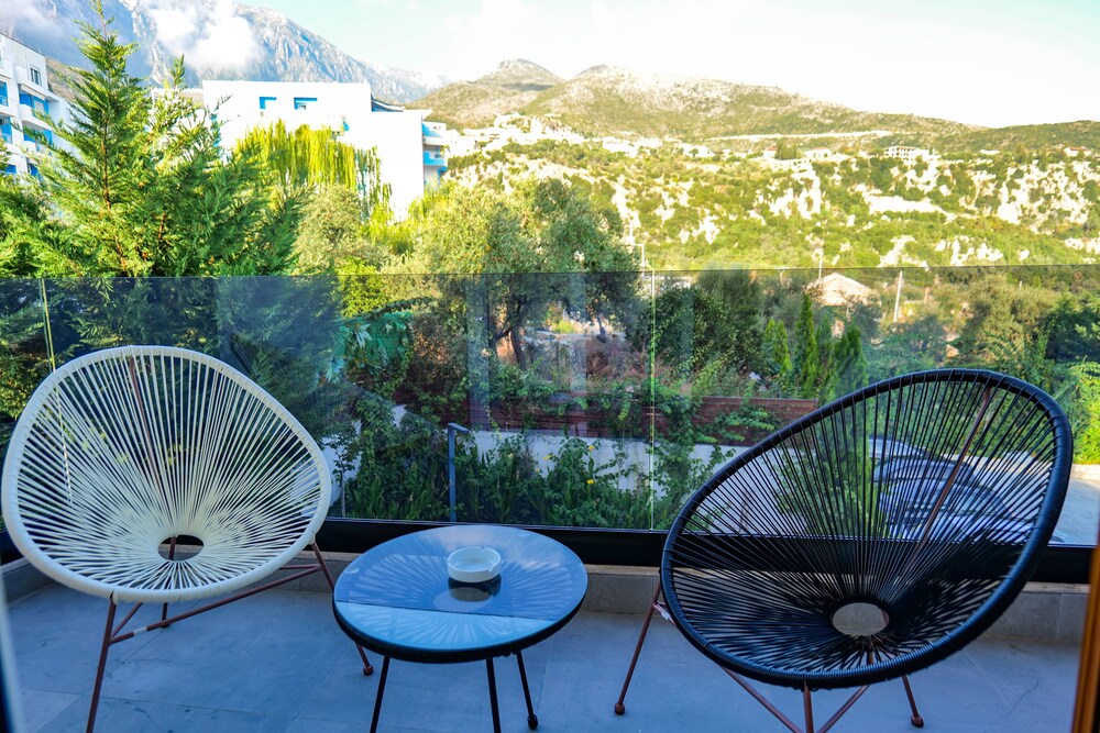 

Milano - Dhërmi - Blue Boutique Hotel