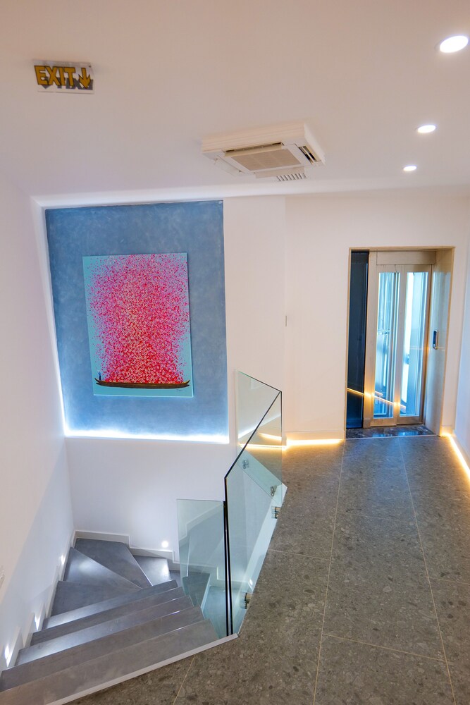 

Milano - Dhërmi - Blue Boutique Hotel