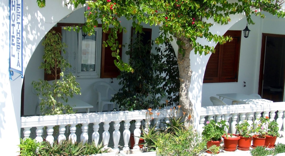 

Napoli - Antiparos - Hotel Eleftheria