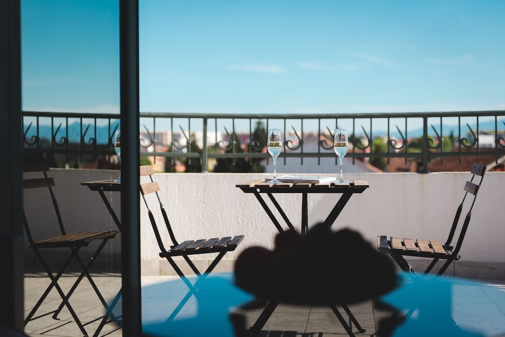

Milano - Podgorica - Hotel Keto