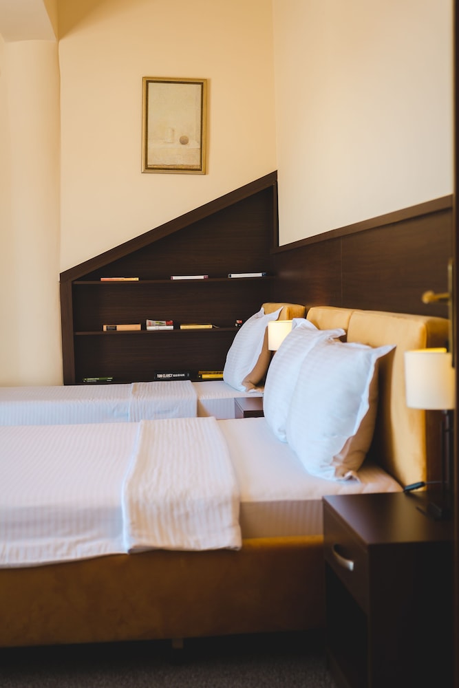 

Milano - Podgorica - Hotel Keto