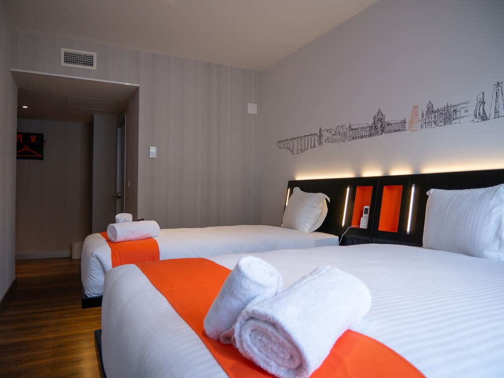 

Pisa - Milton Keynes - easyHotel Milton Keynes
