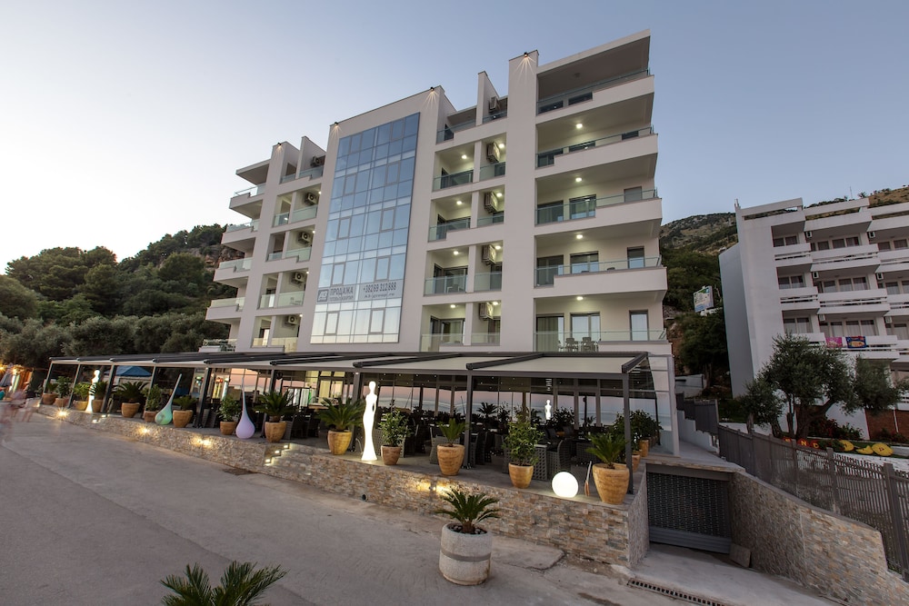 

Milano - Sutomore - Apart Hotel Sea Fort