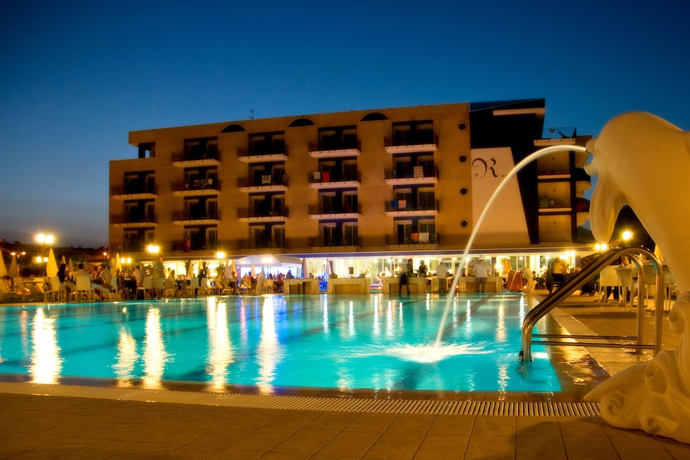 

Milano - Giulianova - Roses Hotel