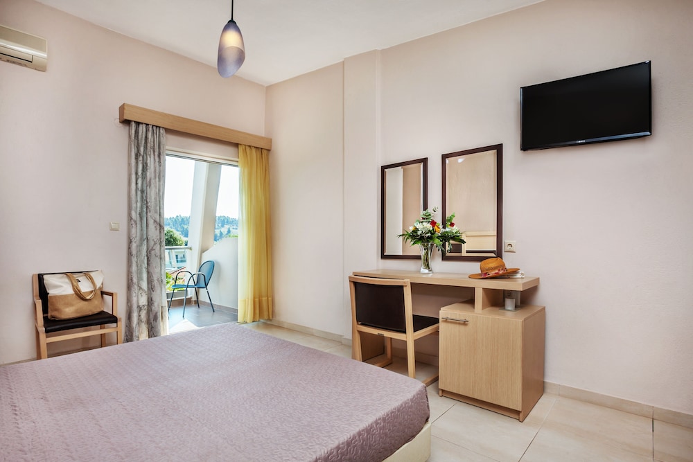 

Milano - Sani Beach - Iris Hotel