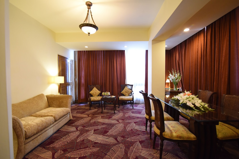 

Napoli - Islamabad - Hotel Crown CP Islamabad