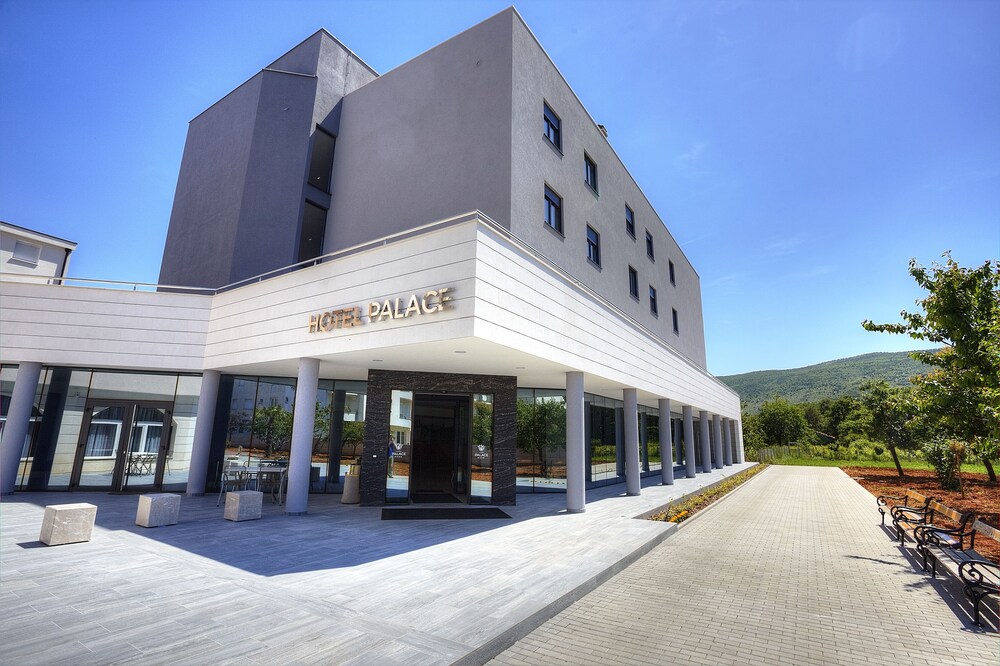 

Napoli - Međugorje - Hotel Palace Medjugorje