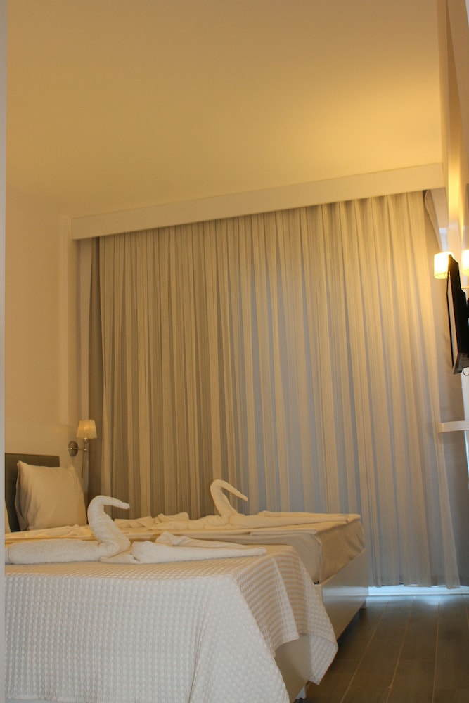 

Bologna - Kemer - LİMAN BOUTIQUE OTEL