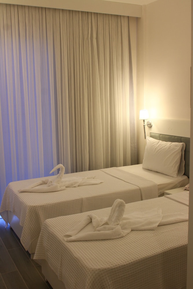 

Milano - Kemer - LİMAN BOUTIQUE OTEL