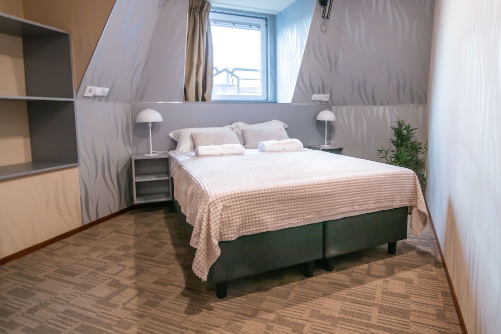 

Catania - Zaandijk - Golden Zaan Hotel, Zaandam-Amsterdam