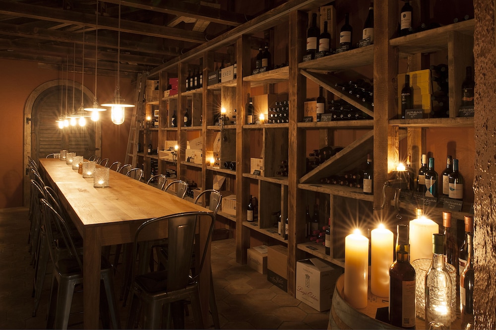 

Venezia - Spiez - Italian Lifestyle Hotel & Osteria Chartreuse