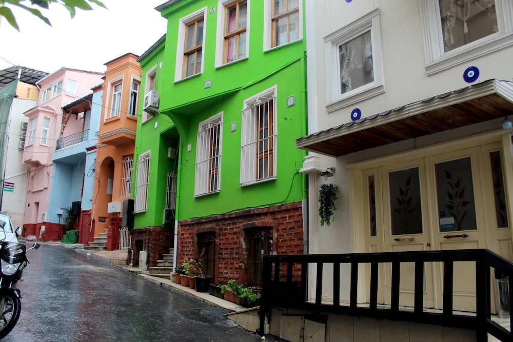 

Bari - Istanbul - Hotel Megaron