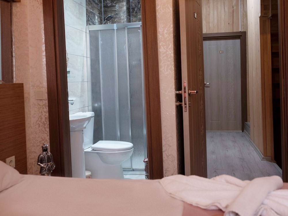 

Bari - Istanbul - Hotel Megaron