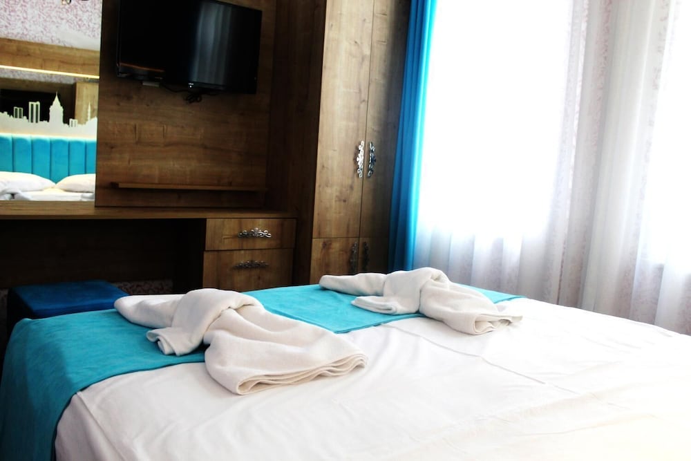 

Palermo - Istanbul - Hotel Megaron