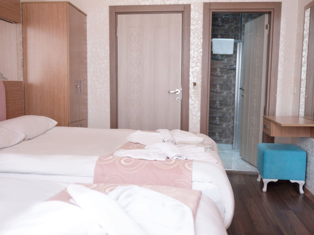 

Genova - Istanbul - Hotel Megaron