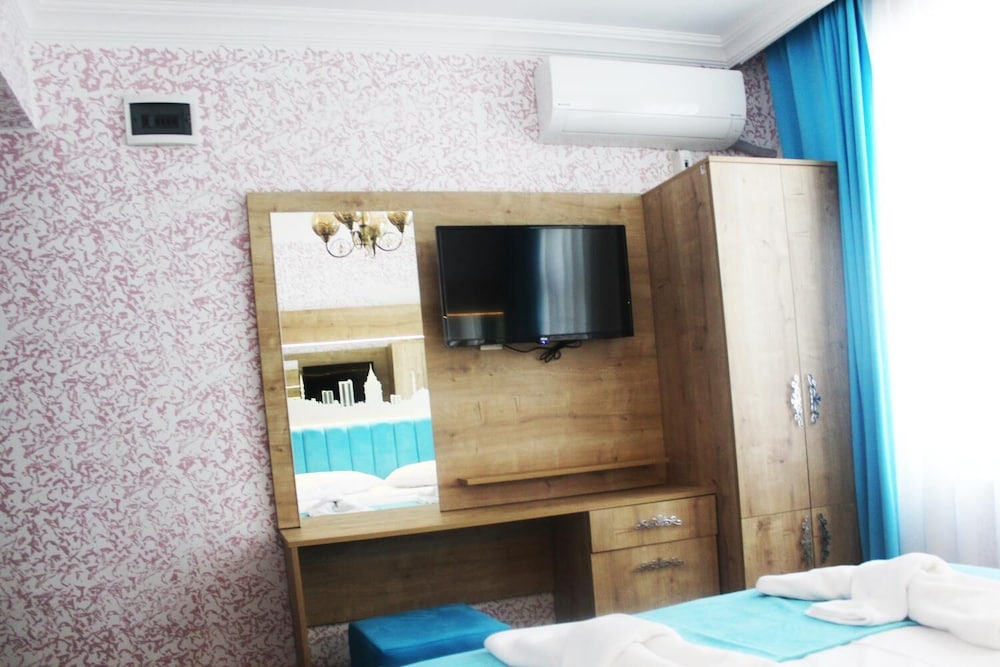 

Bari - Istanbul - Hotel Megaron