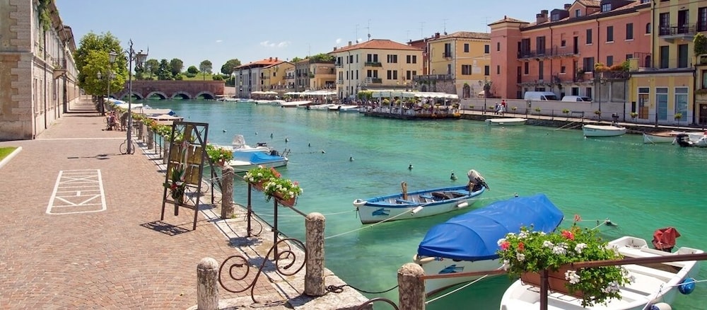 

Lamezia Terme - Peschiera del Garda - Hotel Agli Ulivi
