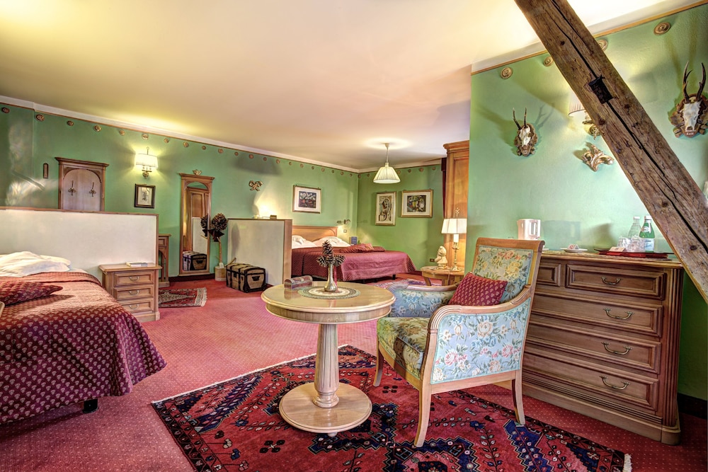 

Milano - Val di Fassa, Montagna Italia - Storico Hotel Regina
