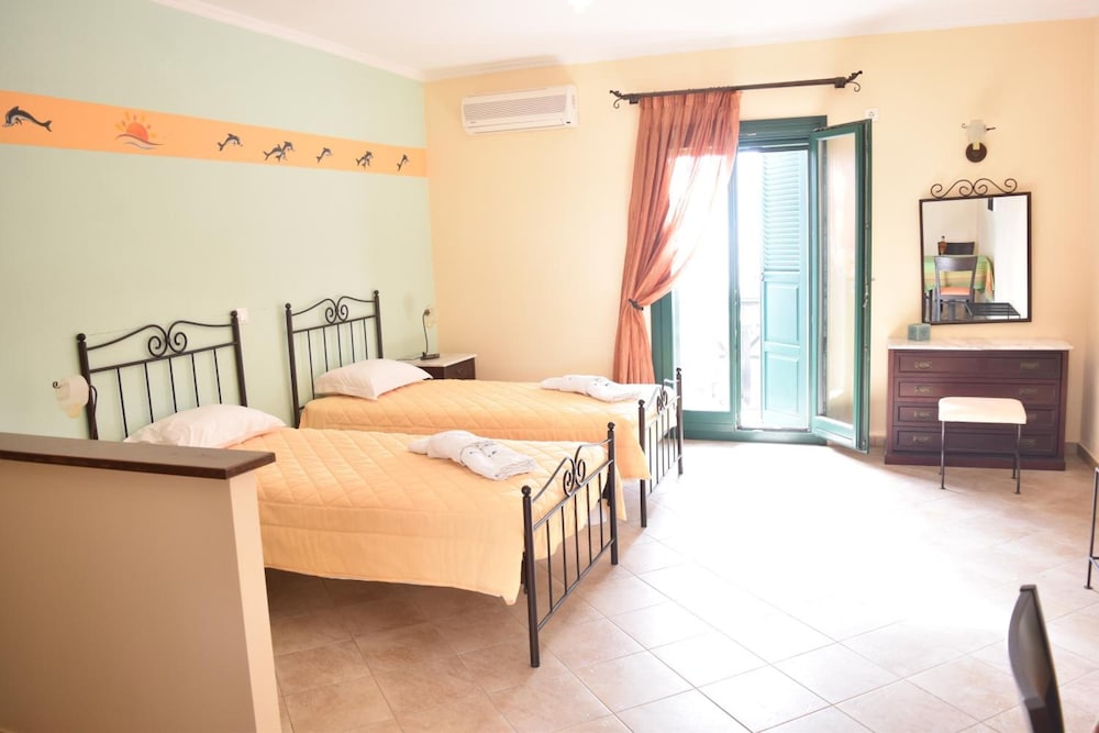 

Milano - Karpathos, Isole Greche - Dilina Studios
