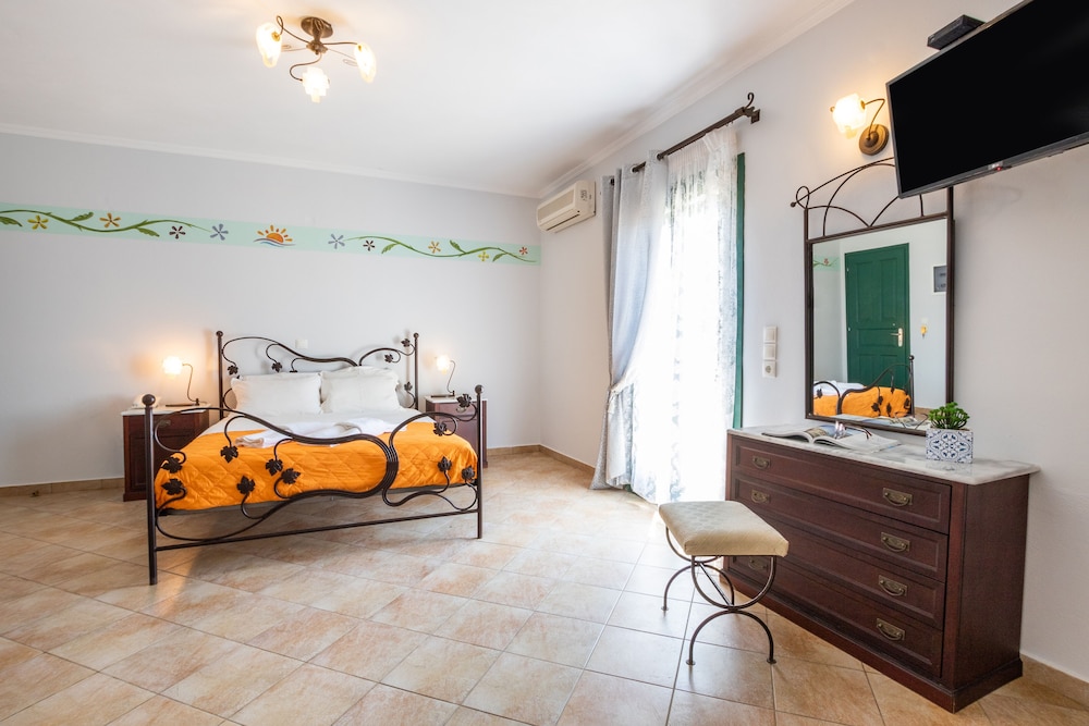 

Milano - Foiníkion - Dilina Studios