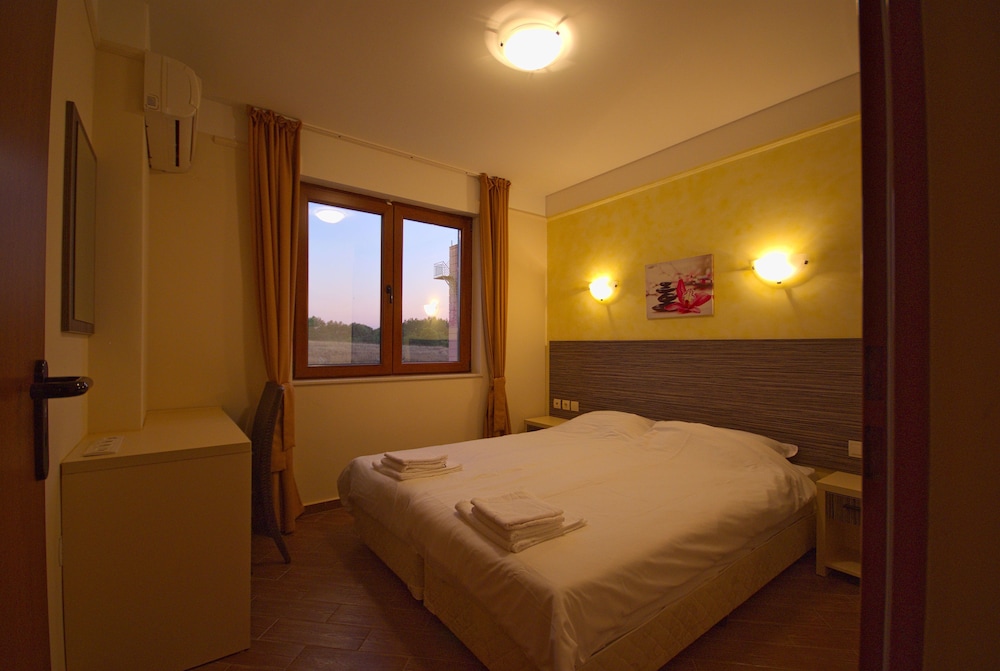 

Catania - Tsarevo - Seagarden Villa Resort