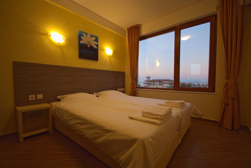 

Genova - Tsarevo - Seagarden Villa Resort