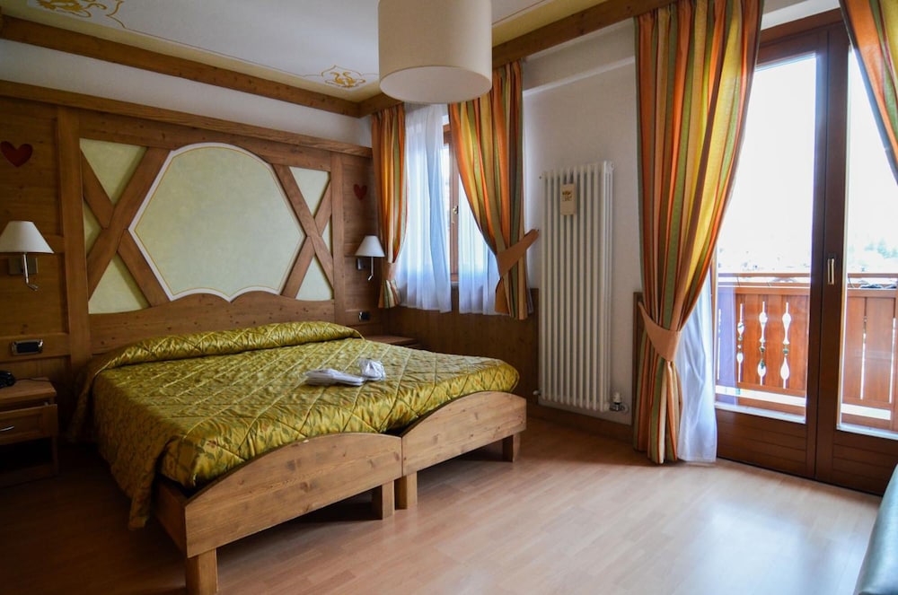 

Lamezia Terme - Dolomiti, Montagna Italia - Hotel Cristallo