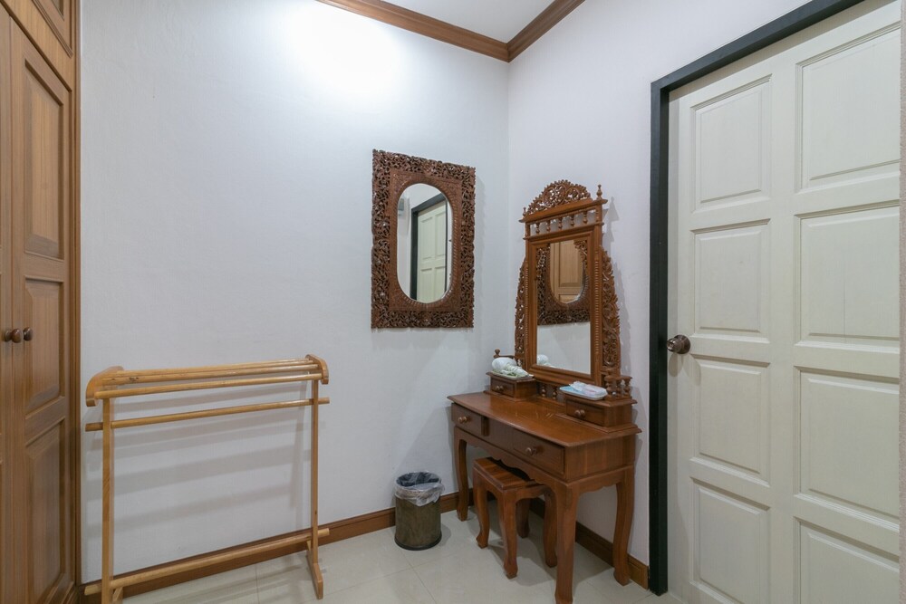 

Roma - Phuket Town - Chaiyo Resort