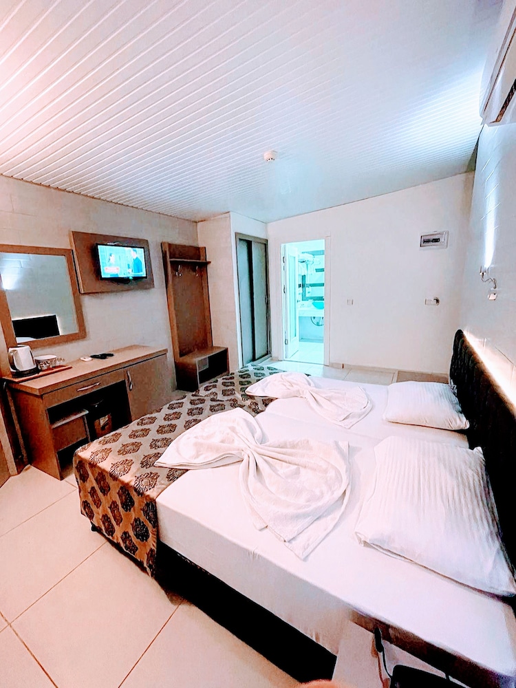 

Napoli - Konaklı - Cleopatra City Hotel