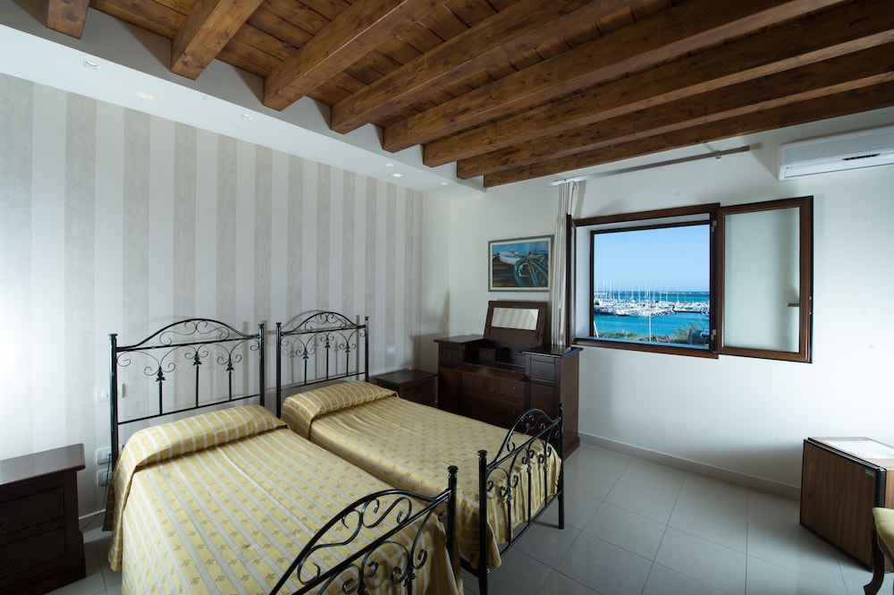

Firenze - Sciacca - Hotel Aliai