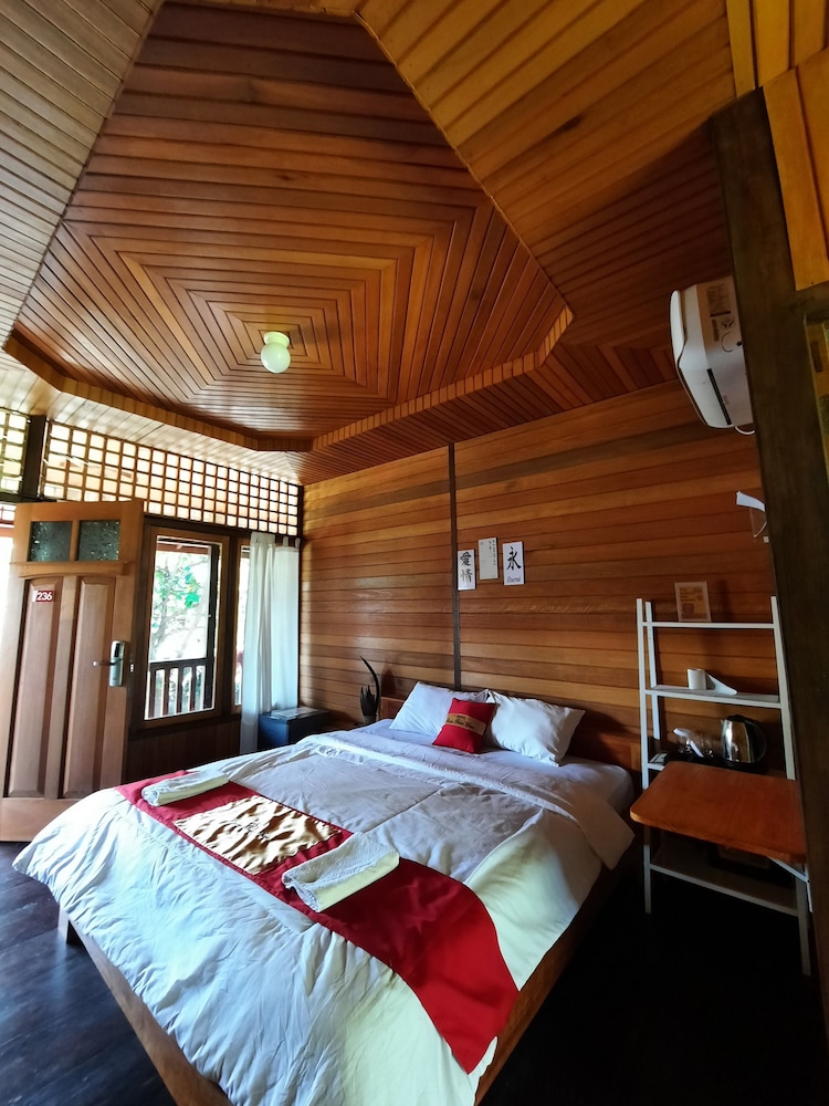 

Roma - Senggigi - HOTEL BESAR BULAN BARU - Senggigi
