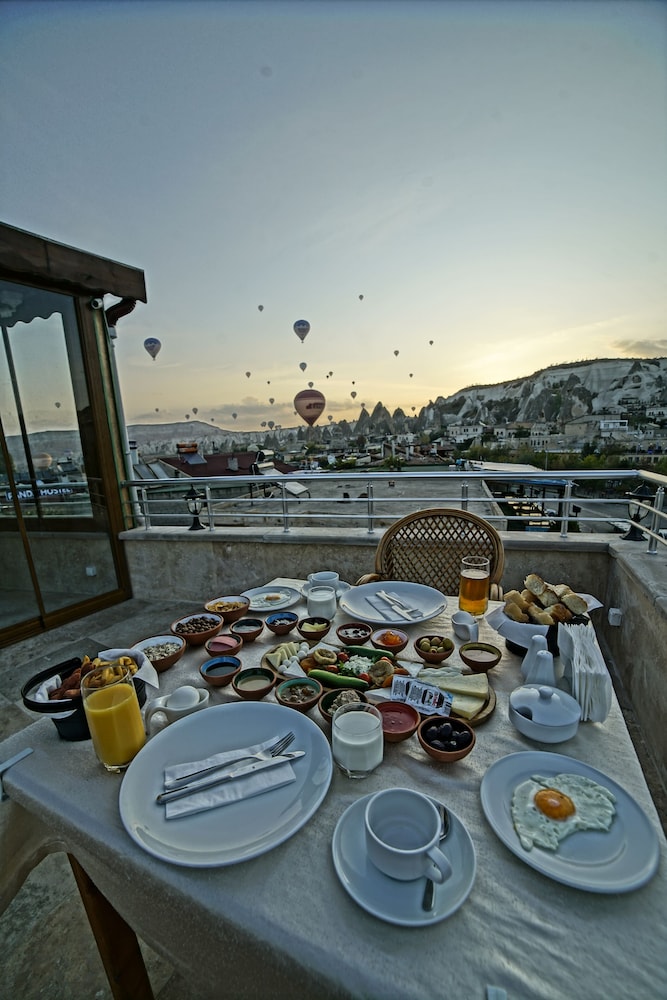 

Napoli - Cappadocia - Termessos Hotel