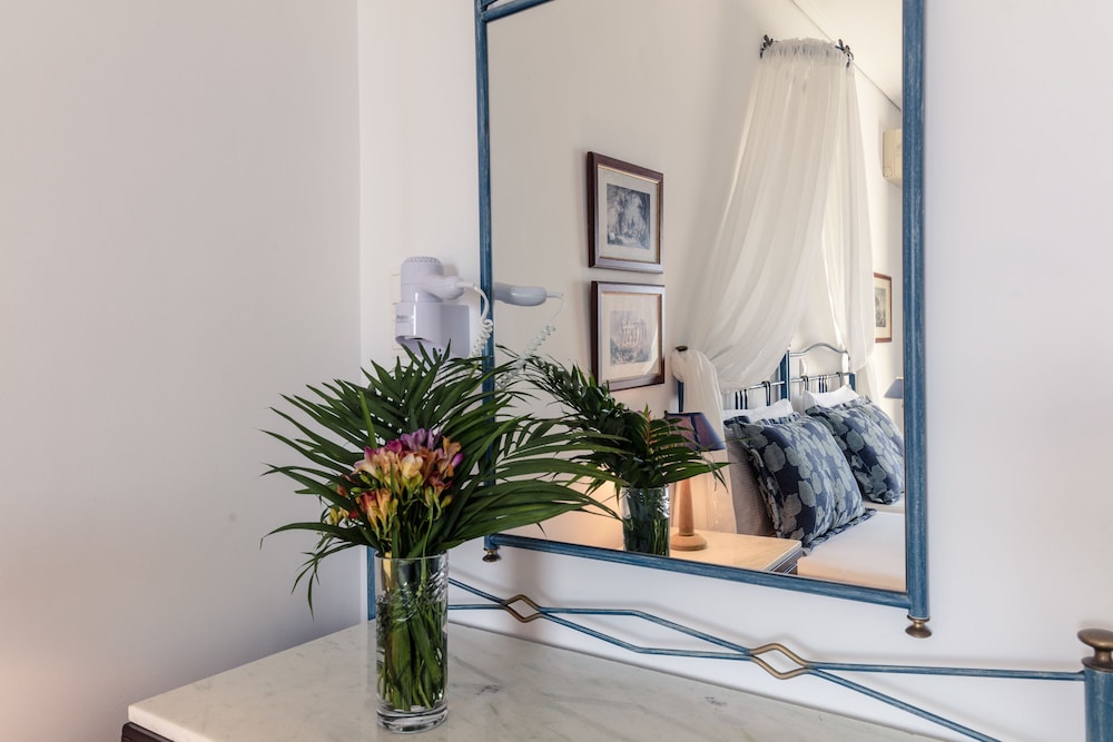 

Milano - Perdhika - Dionysos Hotel