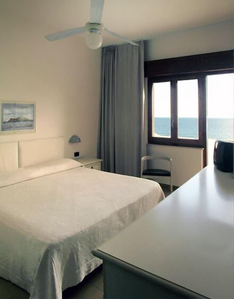 

Bologna - Pantelleria - Cossyra Hotel