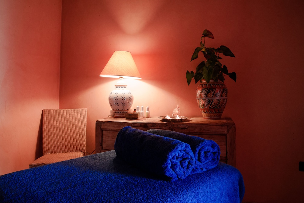 

Milano - Pantelleria - Cossyra Hotel