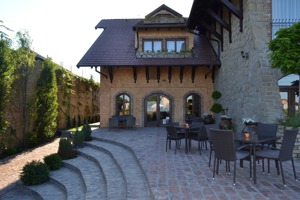 

Milano - Belgrado - Garni Hotel Chicha - Winery ŠKRBIĆ