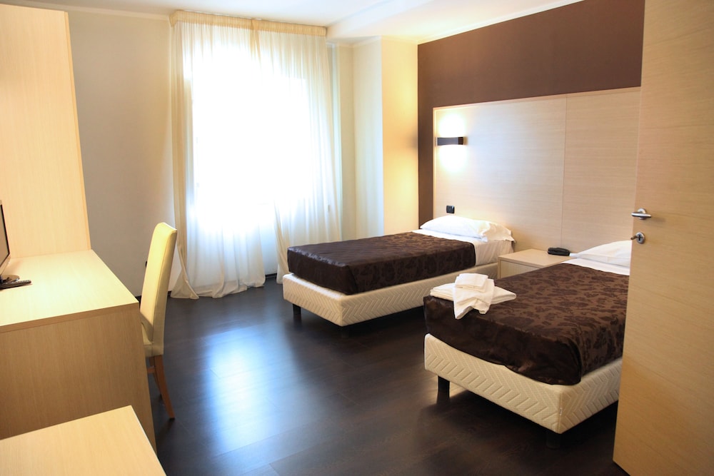 

Milano - Lamezia Terme - Hotel Sogni D'Oro Airport