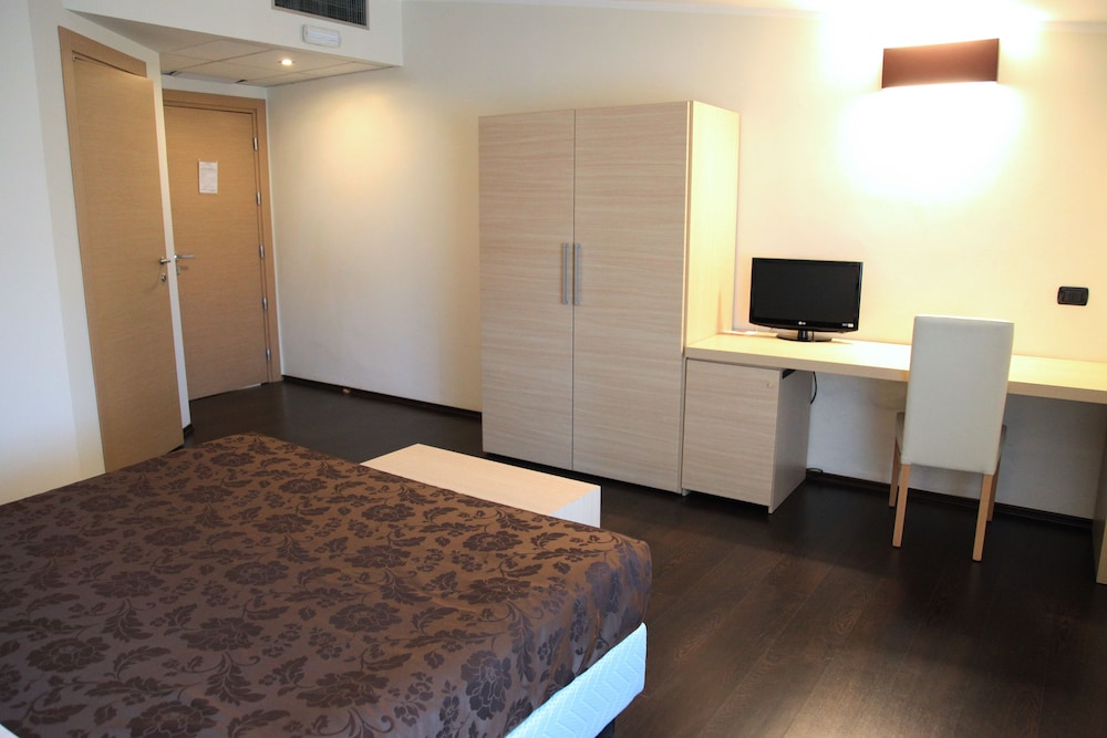 

Bologna - Lamezia Terme - Hotel Sogni D'Oro Airport