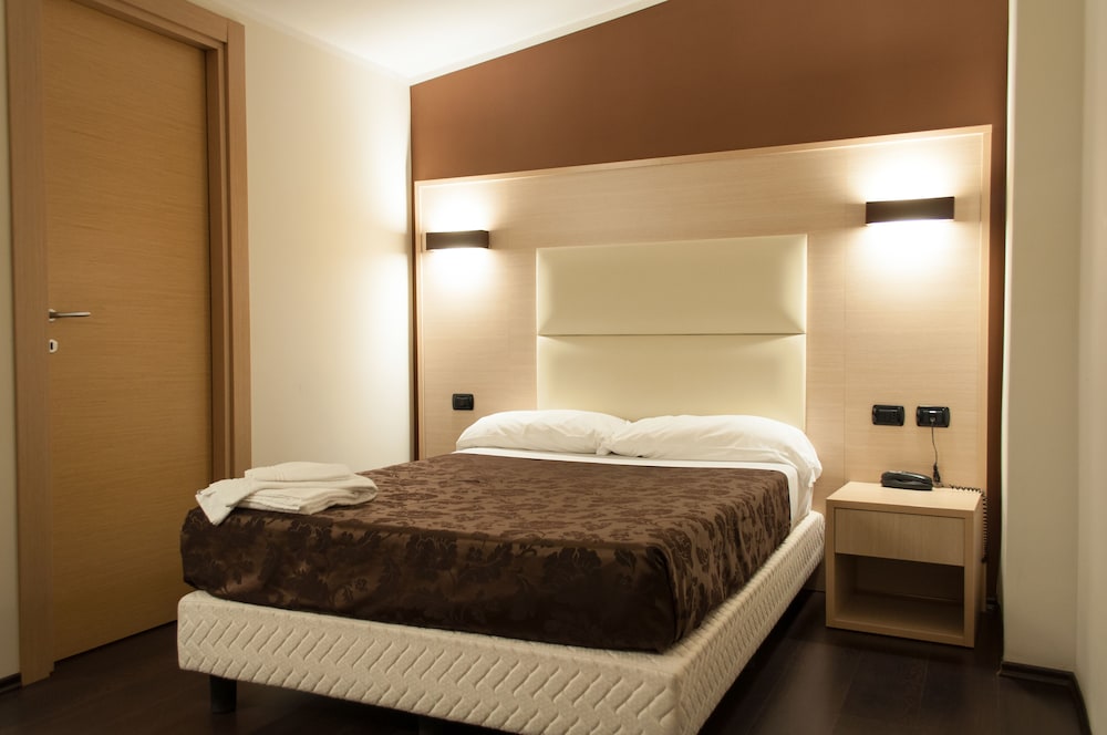 

Milano - Lamezia Terme - Hotel Sogni D'Oro Airport
