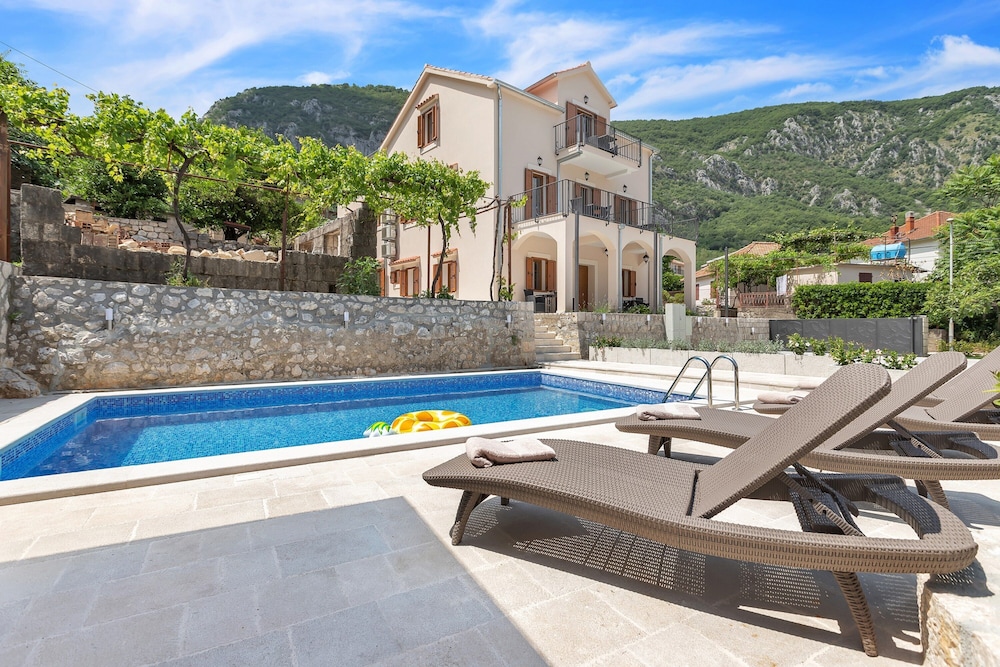 

Milano - Costa Montenegro - Apartments Mezini 11