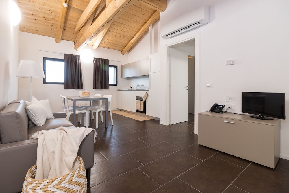

Catania - San Mauro Torinese - Hotel Cascina Fossata & Residence