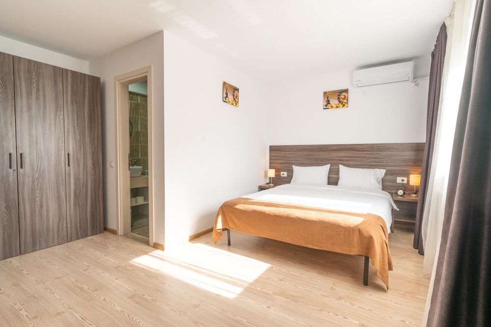 

Milano - Otopeni - Bliss Inn Tunari